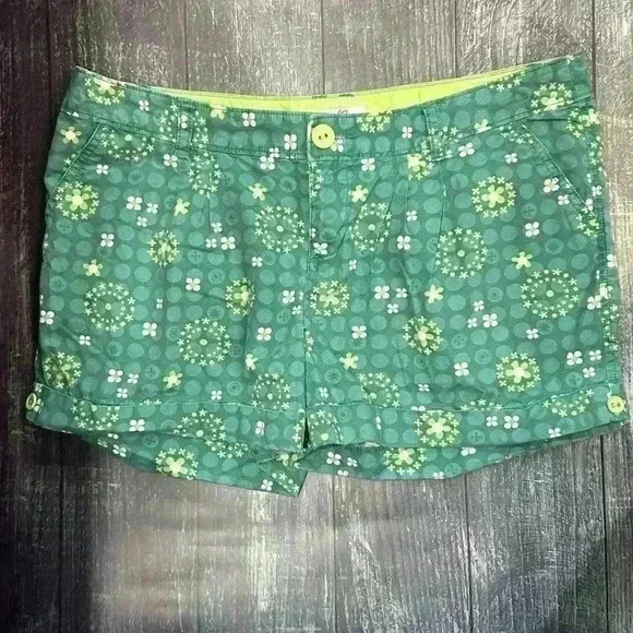 So Women's 11 Green Floral Chino Shorts Cuffed Casual Cotton Geometric Print - Picture 6 of 8